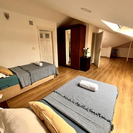 A Cozy For A Large Family مرمريس